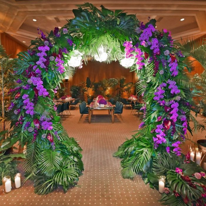 Round Metal Wire Arch with flowers